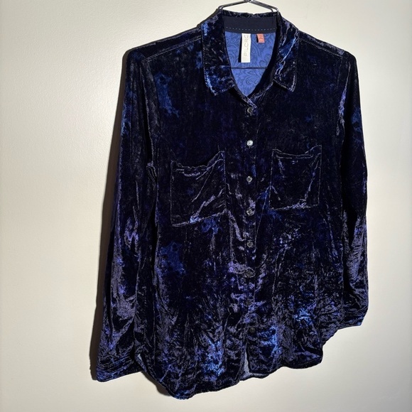 Pilcro Anthropologie Mara Relaxed Velour Button Down Shirt - Picture 6 of 13